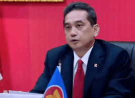 Ex-Trade Minister’s Advice on Facing US Import Tariff 32%