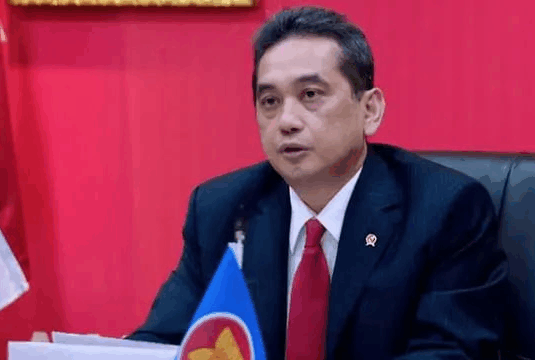 Ex-Trade Minister’s Advice on Facing US Import Tariff 32%